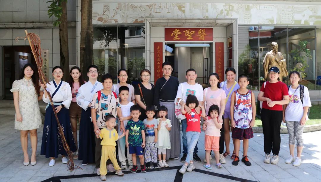 学千古名方 悟非遗传秤转—白云山海洋之神hy590公司组织发展主题非遗履历活动